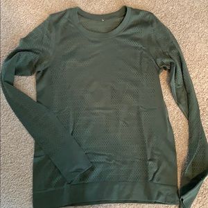 Lululemon Breeze long sleeve size 4
